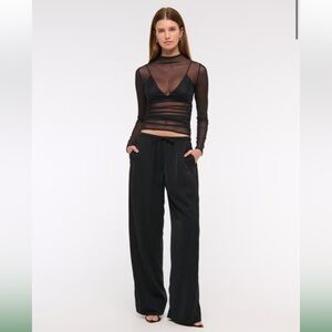 NWT Abercrombie & Fitch Women’s Drapey Wide Leg Pull-on Pant in Black (Size M)